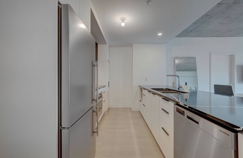 Brossard Condo | Cozy 2-bedroom fully furnished condo available for rent in the heart of Brossard