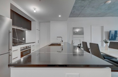 Brossard Condo | Cozy 2-bedroom fully furnished condo available for rent in the heart of Brossard