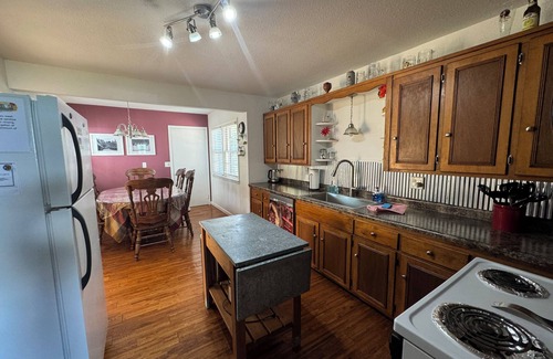 Lake Hallie House | Cozy 2-bedroom house in Lake Hallie - Between Chippewa Falls and Eau Claire