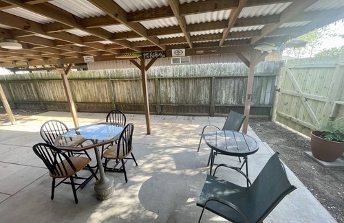 Flour Bluff House | Cozy 2 Bedroom Home near the Coast