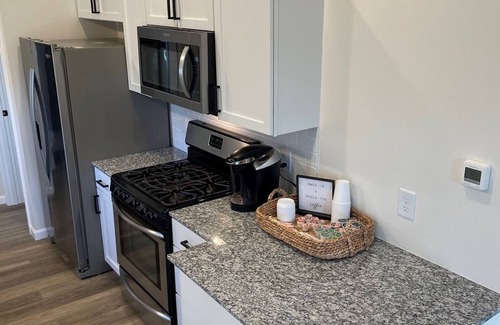 Peoria House | Cozy 2-bedroom home in quiet neighborhood in Peoria Heights near everything!