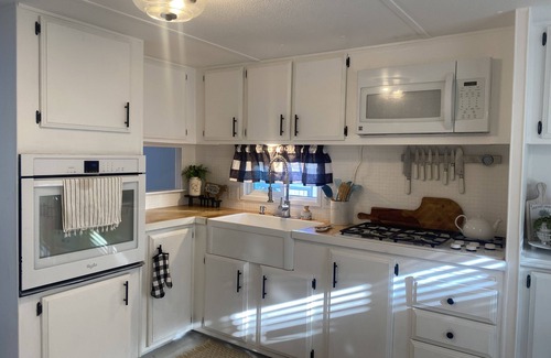 Bullhead City House | Cozy 2-bedroom house in fabulous Bullhead City with room for all your river toys