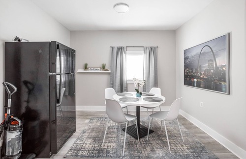 Indianapolis House | Cozy 2 bedroom Home - Close To It All!