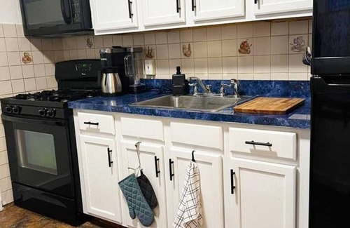 Graduate Hospital House | Cozy 2-Bedroom home near Rittenhouse area