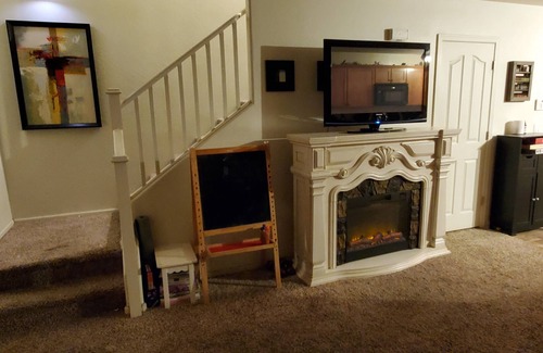 Maryvale Village House | Cozy 2 Bedroom Home-NFL Super Bowl (4 miles from stadium)
