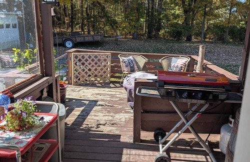 Salem House | Cozy 2-bedroom home Salem NY. close to Saratoga, Lake George NY & Vermont, AC