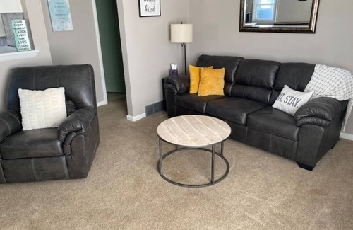 Newton House | Cozy 2 bedroom home tucked in a quiet neighborhood