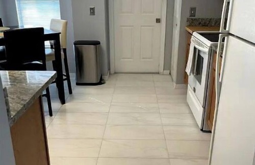 Mount Dora House | Cozy 2-Bedroom Home close to downtown Mount Dora and Renninger's Antique Center