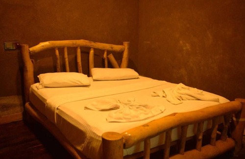 Wellawaya Hotel | Cozy 2-bedroom hotel in lovely Wellawaya with AC