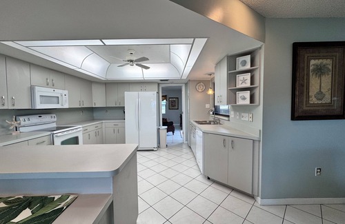 Pebble Beach House | Cozy 2-bedroom house heated pool in marvelous paradise Rotonda West!