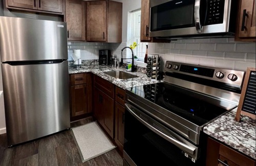 Behrman House | Cozy 2-bedroom house in beautiful New Orleans with AC, WiFi