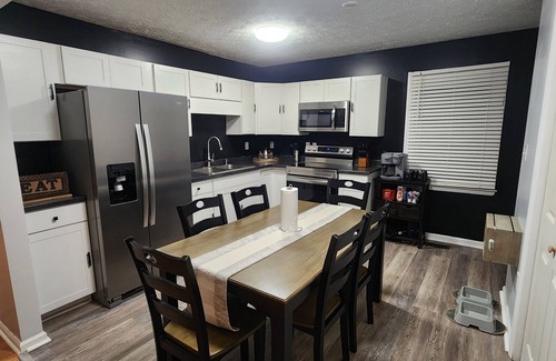 Weaverville House | Cozy 2-bedroom house in charming Weaverville with WiFi, AC
