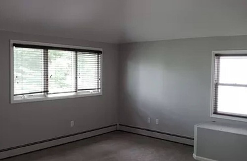 Wall House | Cozy 2-bedroom house 3.5 blocks to beautiful Belmar beach