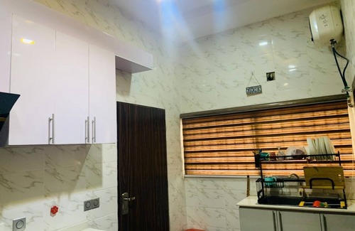 Ishara House | Cozy 2-bedroom house in charming Ibadan with 24/7 Solar Power electricity