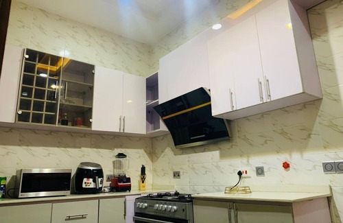 Ishara House | Cozy 2-bedroom house in charming Ibadan with 24/7 Solar Power electricity