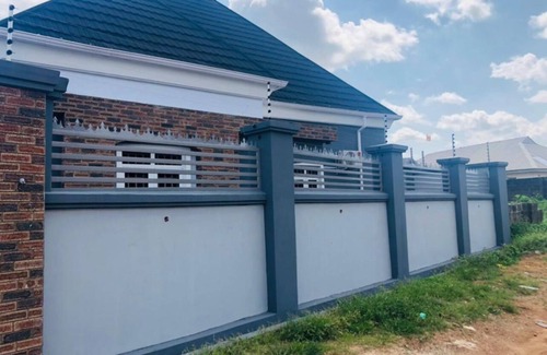Ishara House | Cozy 2-bedroom house in charming Ibadan with 24/7 Solar Power electricity