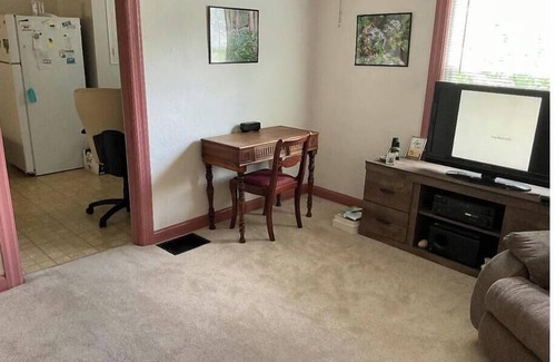 Dayton House | Cozy 2-bedroom house in charming Dayton with WiFi, AC