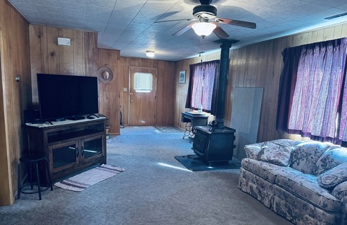 Dillon House | Cozy 2-bedroom house in Dillon