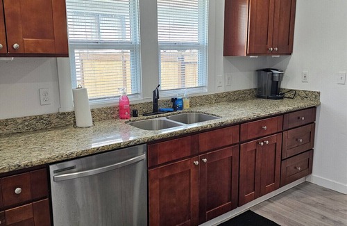 South Tacoma House | Cozy 2-bedroom house in Tacoma with AC, WiFi