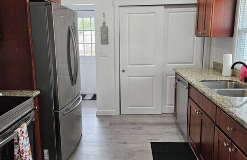 South Tacoma House | Cozy 2-bedroom house in Tacoma with AC, WiFi