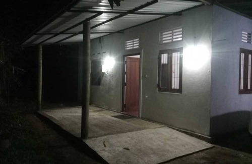 Seeduwa - Katunayake House | Cozy 2-bedroom house in charming Katunayaka with WiFi, AC