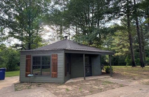 Pope House | Cozy 2-bedroom house on Enid Lake, just steps from Wallace Creek Campgrounds