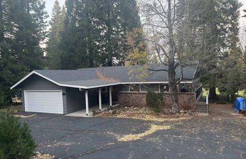 Lake Almanor West House | Cozy 2-bedroom house on Lake Almanor West Golf Course in charming Chester