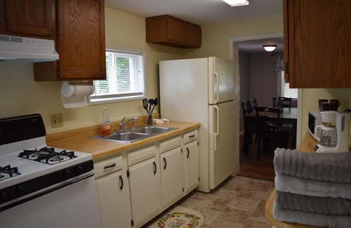 Adrian House | Cozy 2 Bedroom House