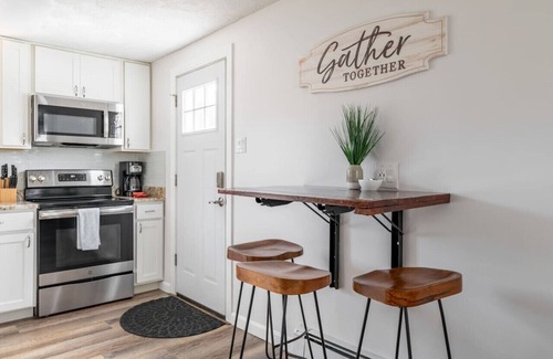 Little City House | Cozy 2 Bedroom House!