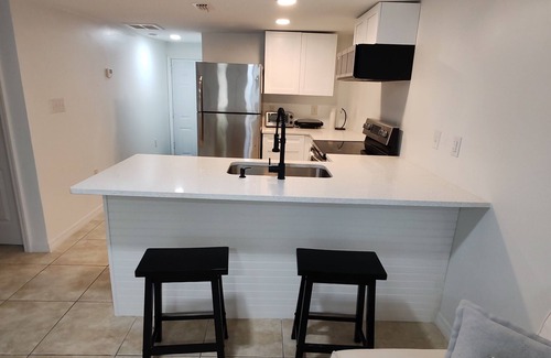Tampa House | cozy 2-bedroom house with WiFi, AC in welcoming Tampa