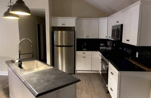 Avon House | Cozy 2 Bedroom In Avon NY