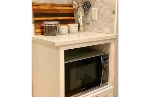South Boston Apartment | Cozy 2-Bedroom in Heart of Southie!