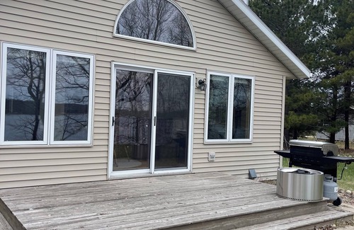 Farwell Cabin | Cozy 2-bedroom Lake cabin in Alexandria Area with private lakeshore.