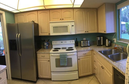 Naples Condo | Cozy 2 bedroom minutes from the beach and Marco Island!