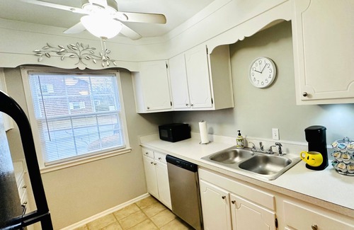 Winston - Salem House | COZY 2 Bedroom NEAR Hanes Mall