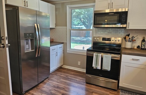 Warrington Cottage | Cozy 2-bedroom neighborhood oasis cottage