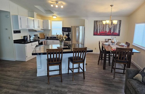 North Yelm House | Cozy 2-bedroom on 10 acres with WiFi, AC in wonderful Yelm