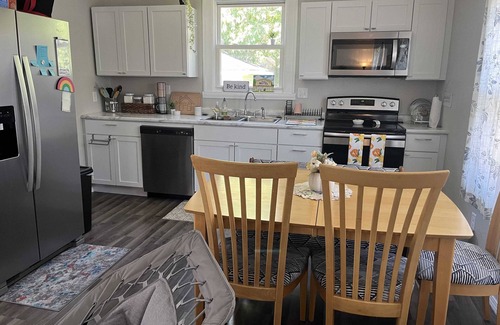 Galesburg House | Cozy, 2 bedroom, Pet-Friendly Home Near Knox College!
