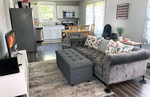 Galesburg House | Cozy, 2 bedroom, Pet-Friendly Home Near Knox College!