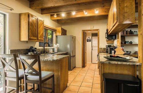Northeast Santa Fe House | Cozy 2-Bedroom Plaza Retreat: Spacious Quiet Luxury