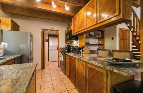Northeast Santa Fe House | Cozy 2-Bedroom Plaza Retreat: Spacious Quiet Luxury