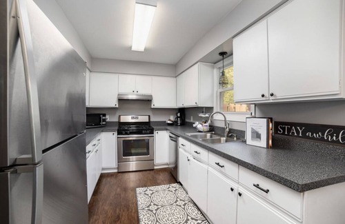 Freeland Condo | Cozy 2 bedroom plus 1 bath modern Duplex with desk, laundry and outdoor space!