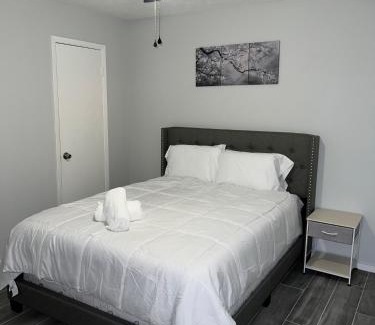 Oak Lawn Apartment | Cozy 2-Bedroom Property in the heart of Dallas