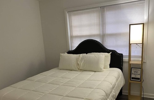 Richmond Apartment | Cozy 2-bedroom rental unit w/free parking