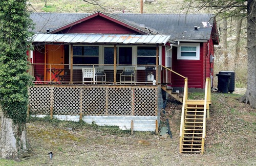 Terry Cabin | Cozy 2-bedroom riverfront cabin inside the new river gorge national park.
