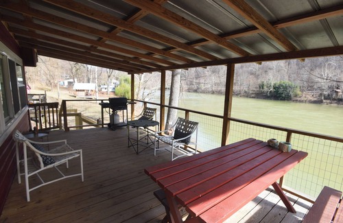 Terry Cabin | Cozy 2-bedroom riverfront cabin inside the new river gorge national park.