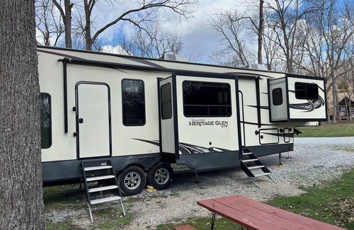 Corinth House | Cozy 2-bedroom RV 10 miles south of The Ark Encounter
