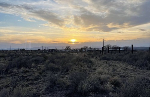Carrizozo House | Cozy 2-bedroom RV in enchanting Carrizozo with AC on 5.5 acres!