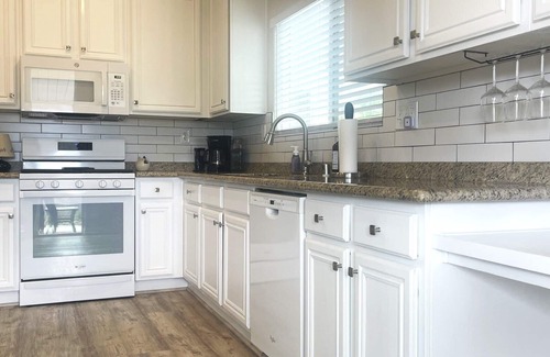 Las Vegas House | Cozy 2-bedroom single story home.