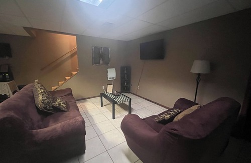 Port Matilda Apartment | Cozy 2 bedroom suite with private entrance and continental breakfast.
